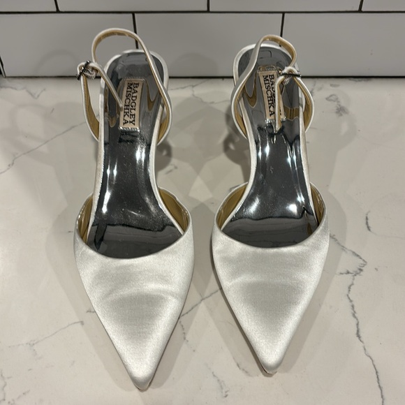 Badgley Mischka Lucie Heart Heels Size 9.5 Soft White - Picture 2 of 7